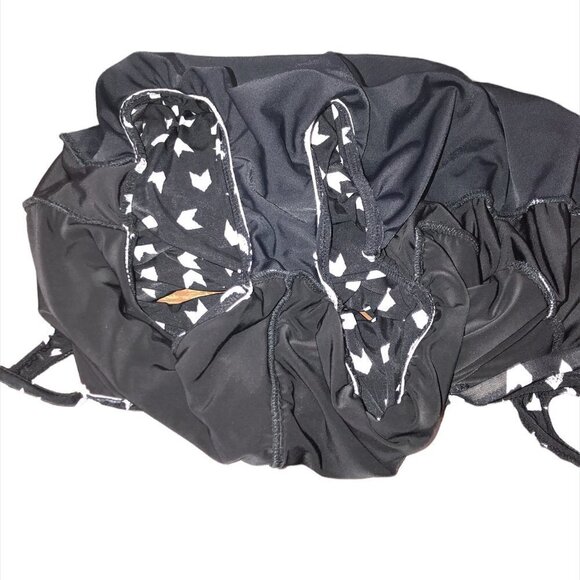 Handmade Swimsuit Women's Size Medium Black White Twist-Top Ruched One Piece - Picture 7 of 8